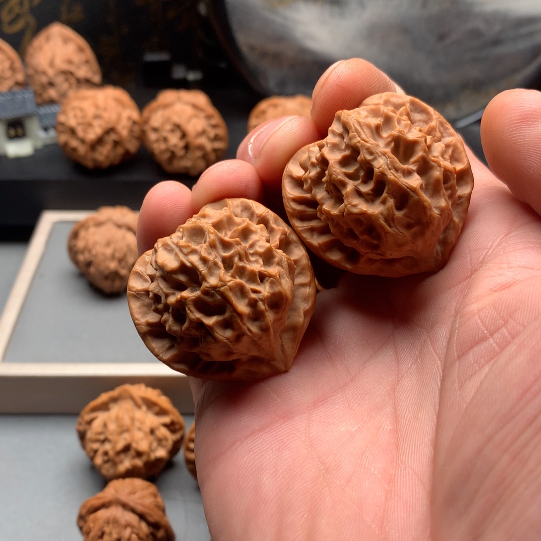 文玩核桃吊坠全品龙鳞纹