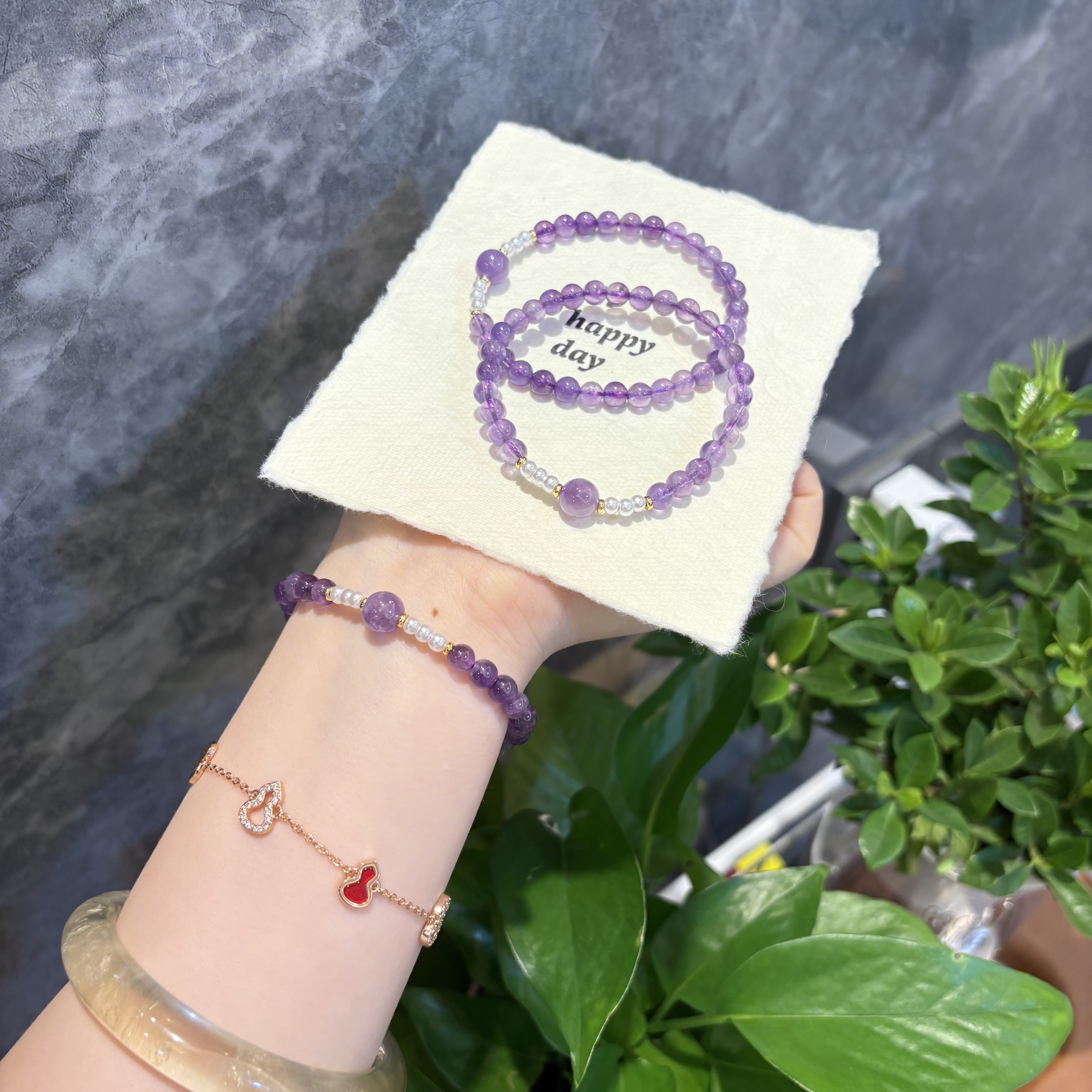 葡萄兔【福利品】紫水晶贝珠设计款手串