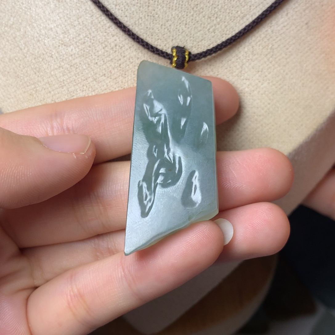 翡翠颈饰未镶嵌吊坠