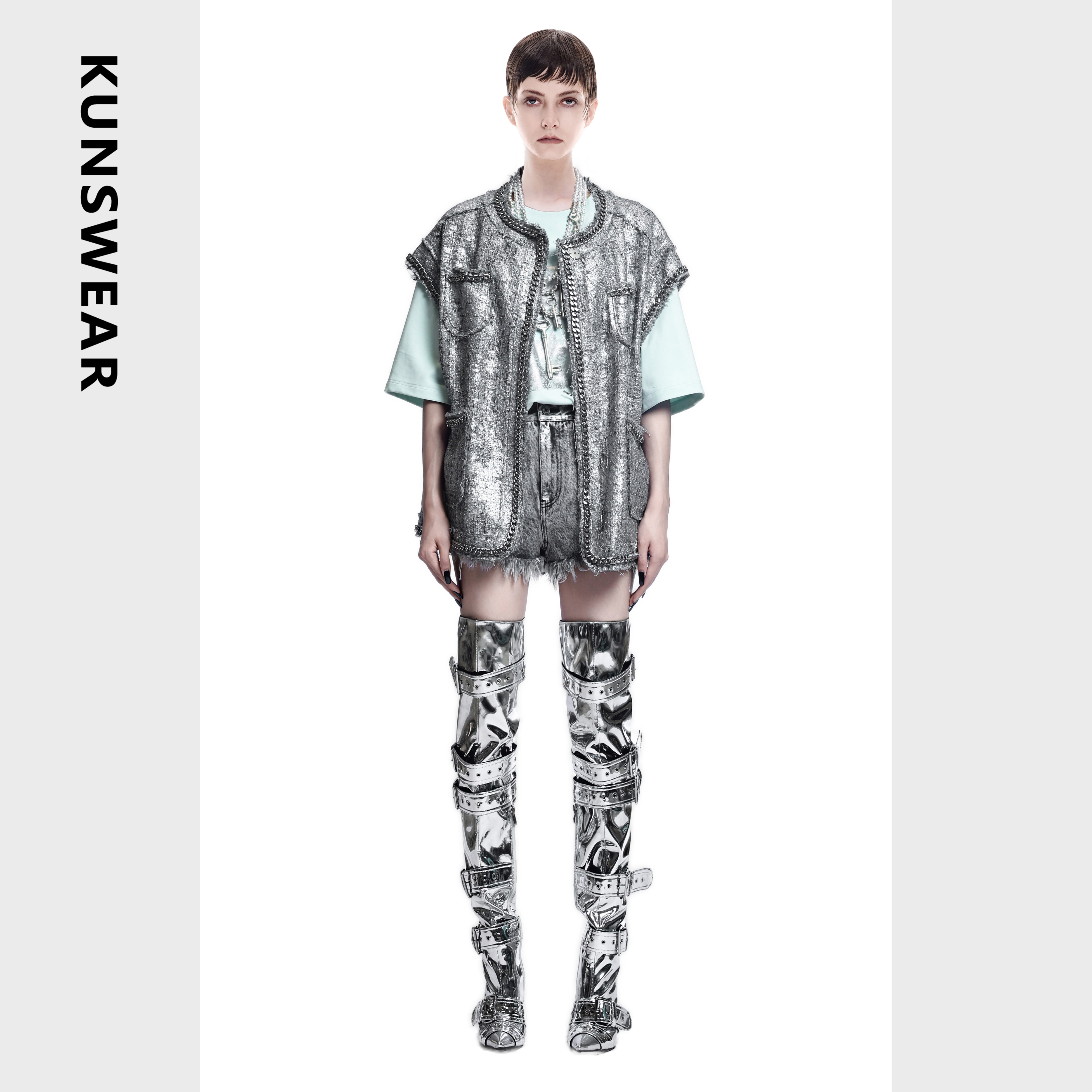 KUNSWEAR/琨丝薇尔25SS 春款重工拼链条银色小香马甲 832009010