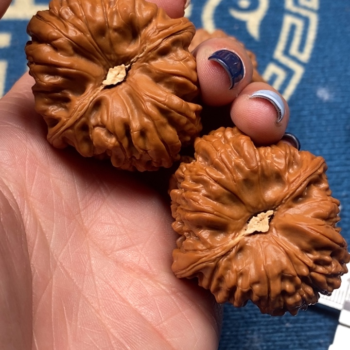 A***猫吊坠文玩核桃平谷凹底