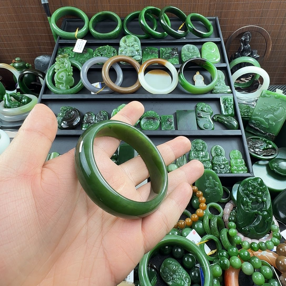 一***妈和田玉（碧玉）未镶嵌车挂