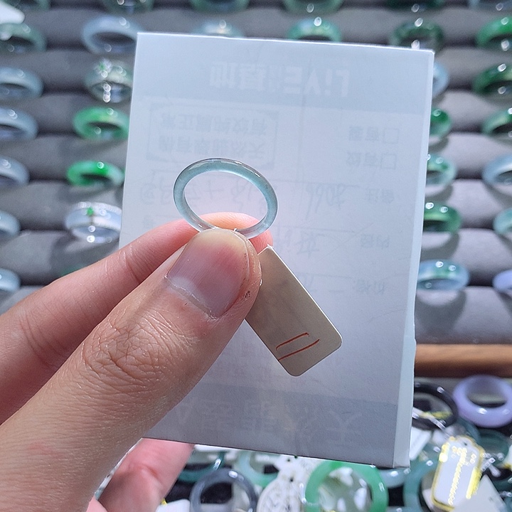 翡翠戒指未镶嵌翡翠