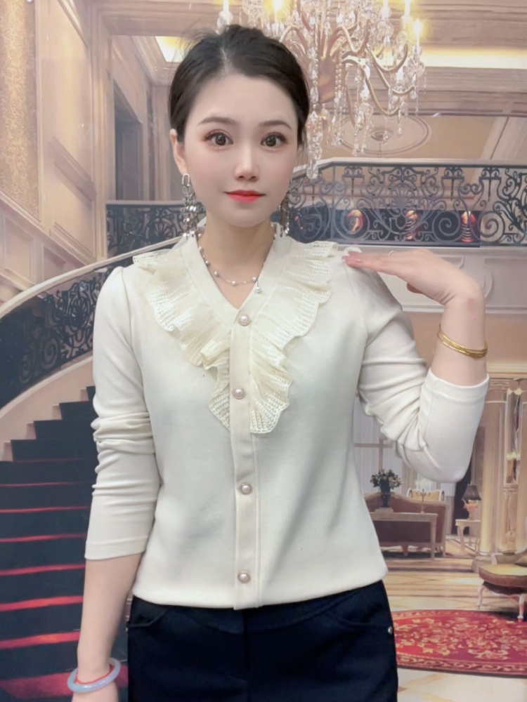 秋季新款高级时尚内搭长袖V领T恤女洋气百搭显瘦外穿打底小衫上衣