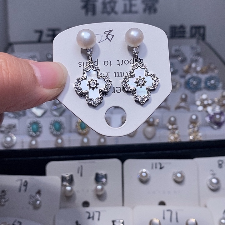 淡水珍珠银S925镶嵌耳饰