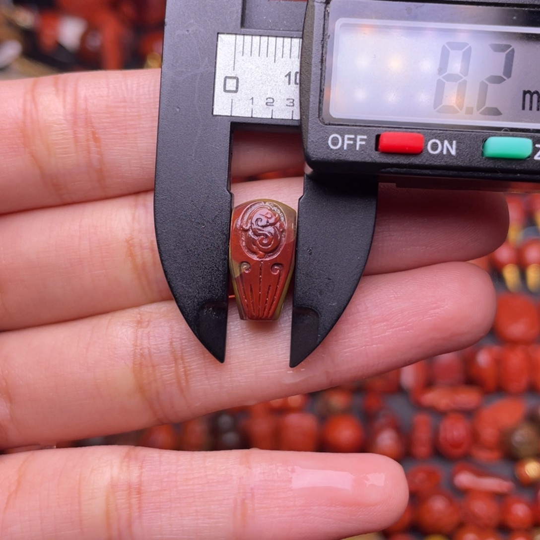 南红玛瑙未镶嵌配饰包浆双面三通款