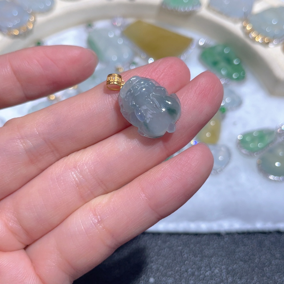 翡翠颈饰18K金镶嵌翡翠