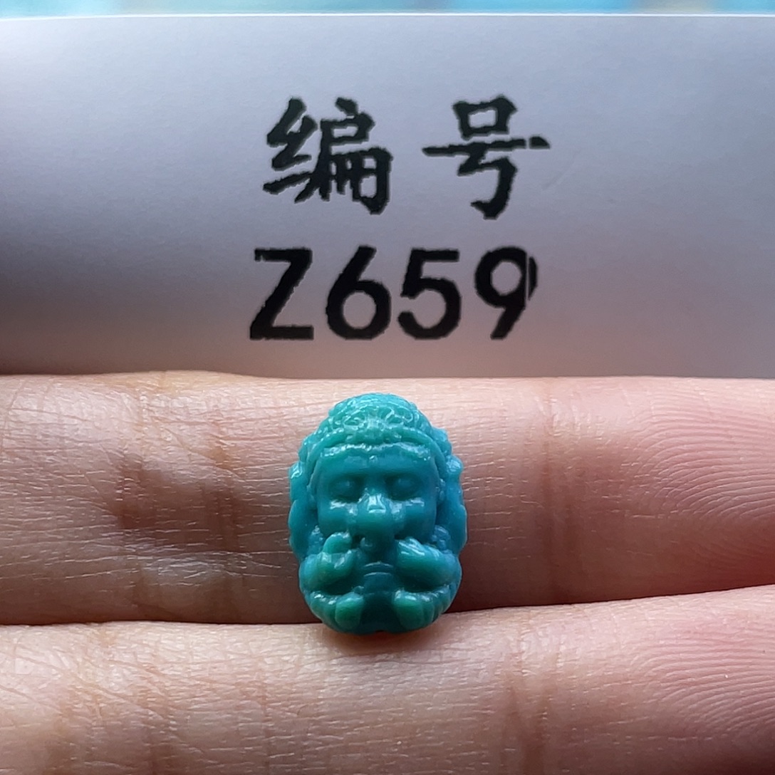 昱***绿松石未镶嵌颈饰