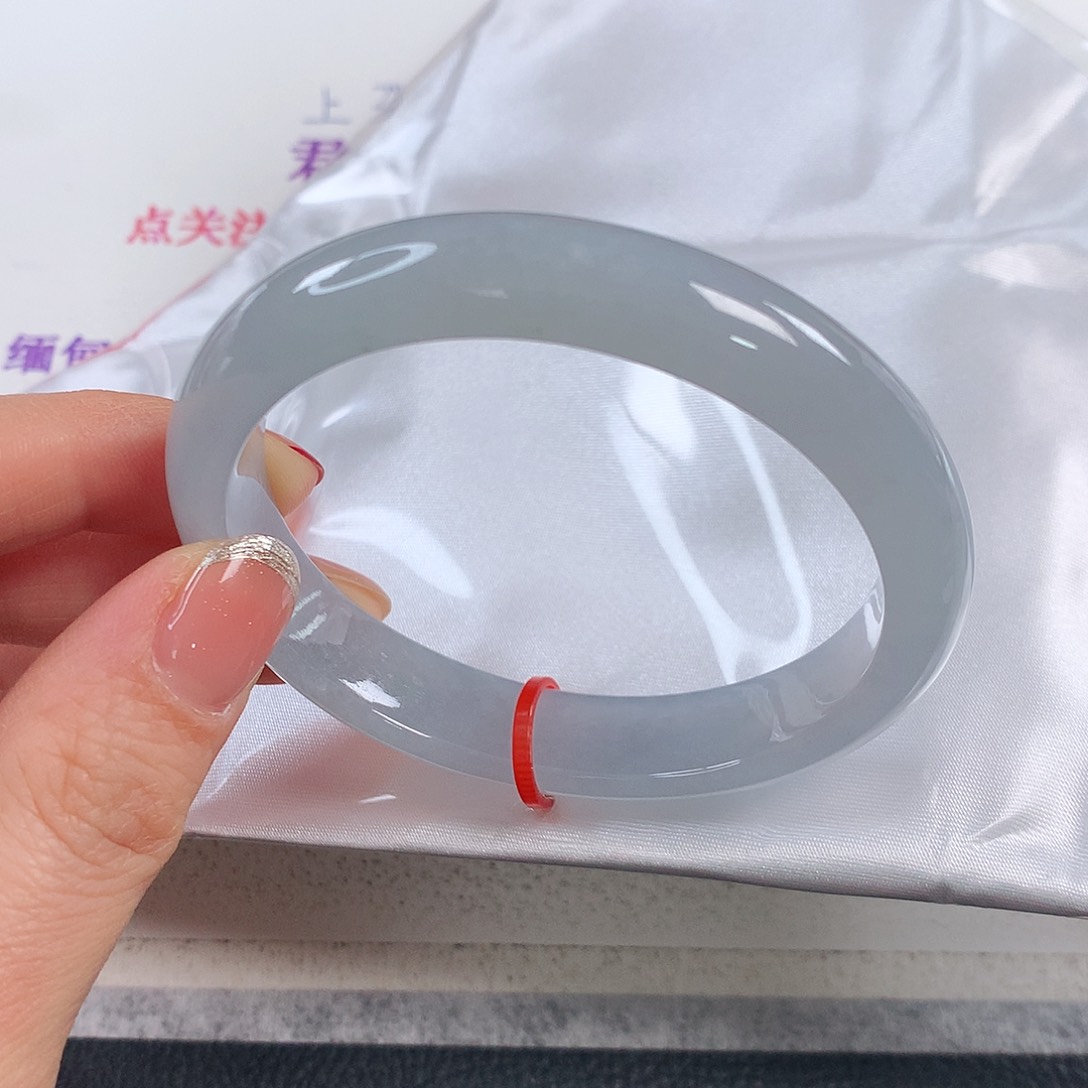 翡翠手镯未镶嵌 贵妃