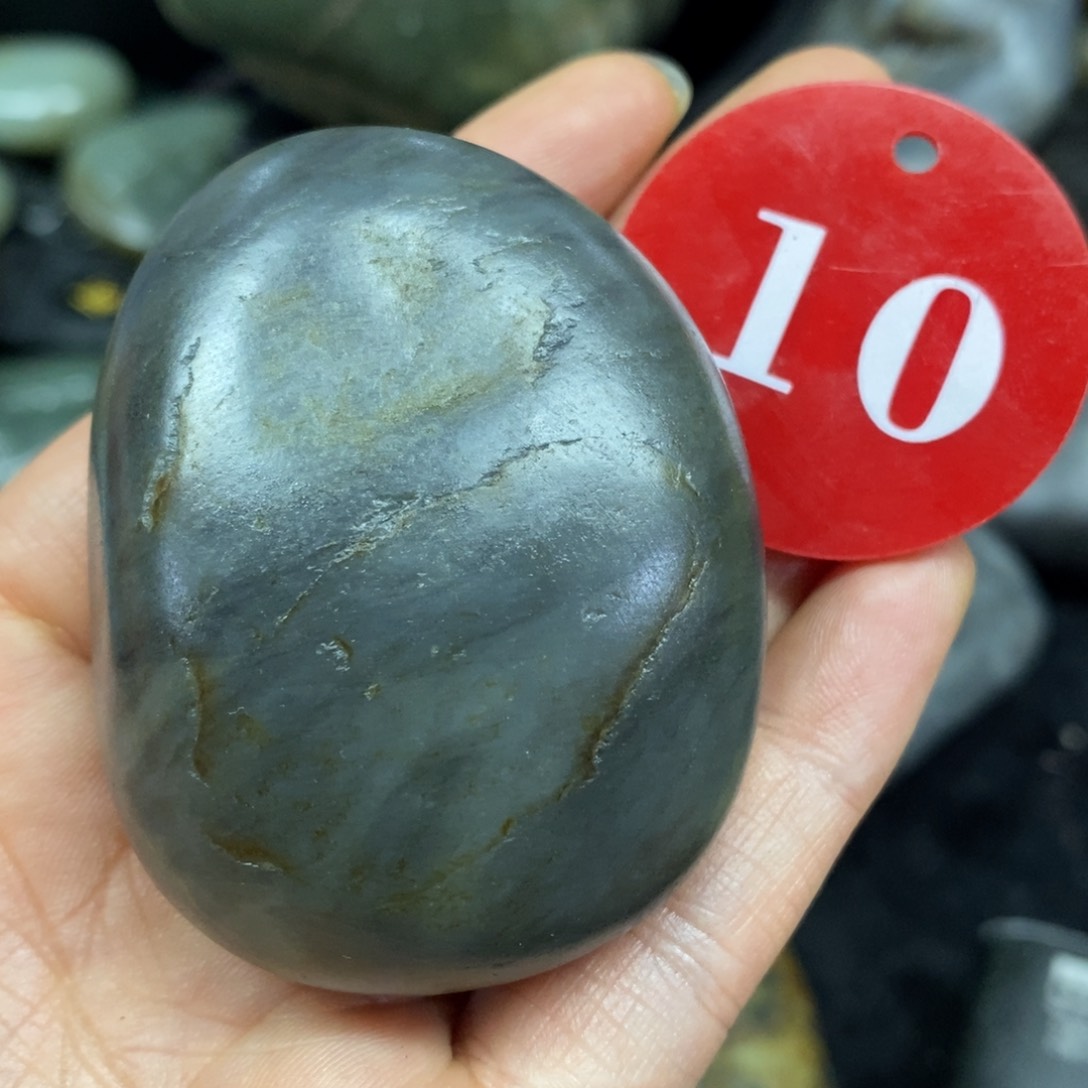 颈饰未镶嵌和田玉（糖玉）