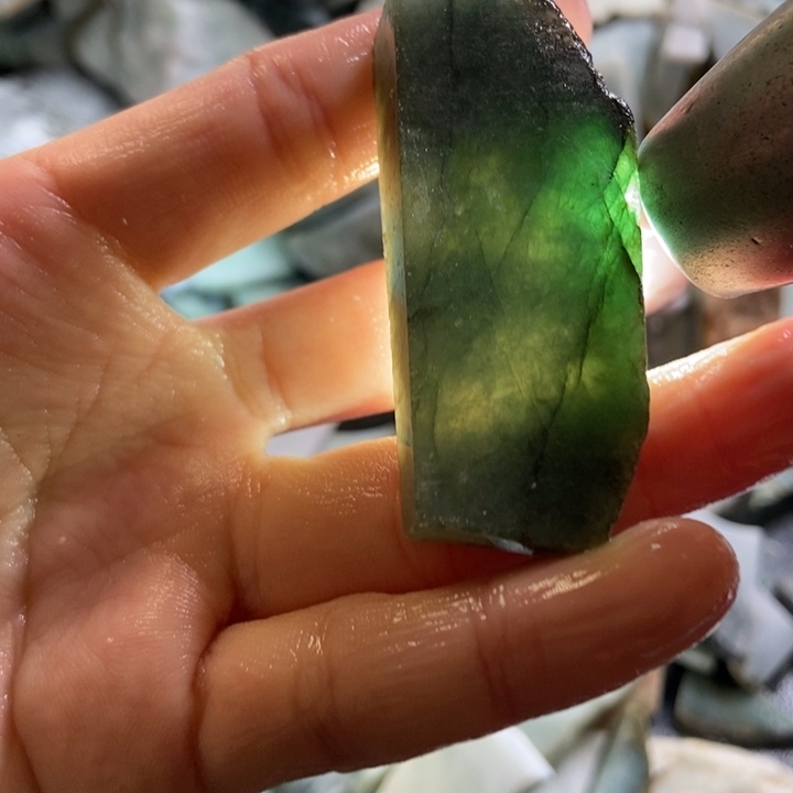 翡翠颈饰未镶嵌天然翡翠