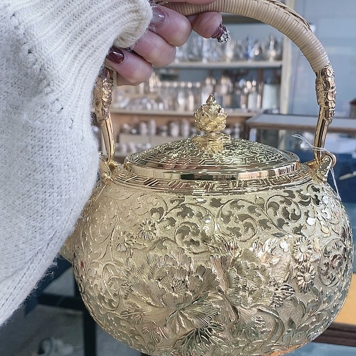 茶盏问**下纯手工制作牡丹镀金壶