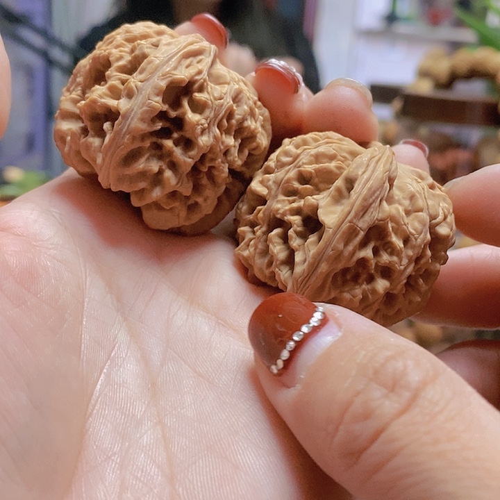 【闪购商品】文玩核桃把件38.5龙须谷蜡皮