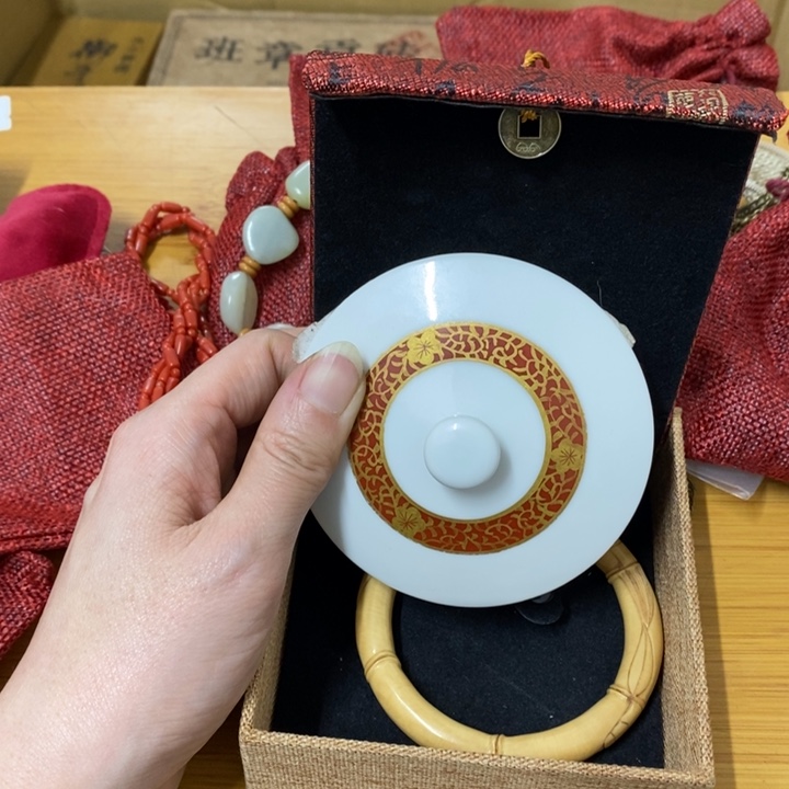 瓷片哈中古工艺品一件