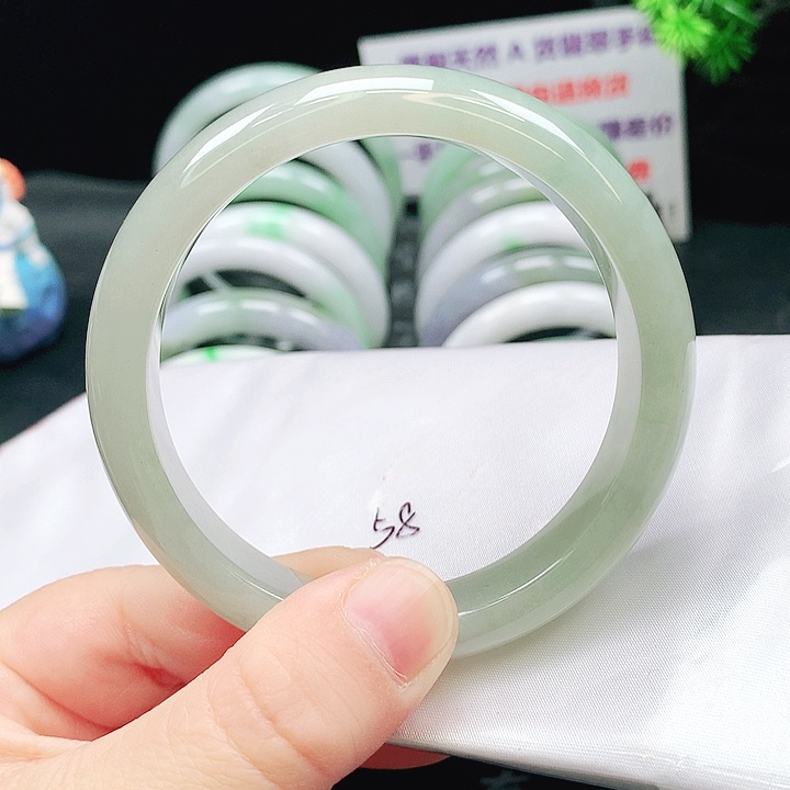 翡翠未镶嵌手镯60