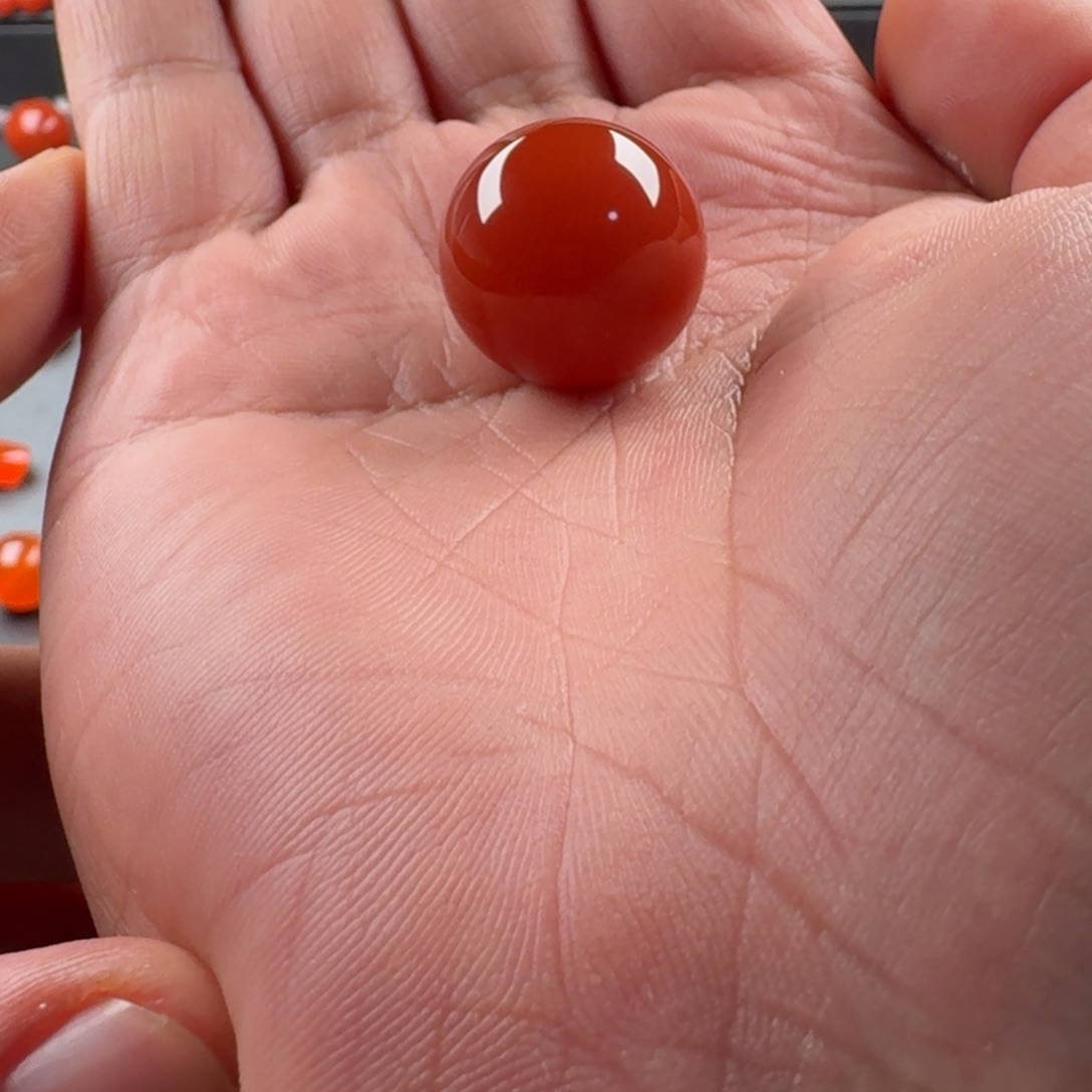 南红玛瑙未镶嵌圆珠20mm