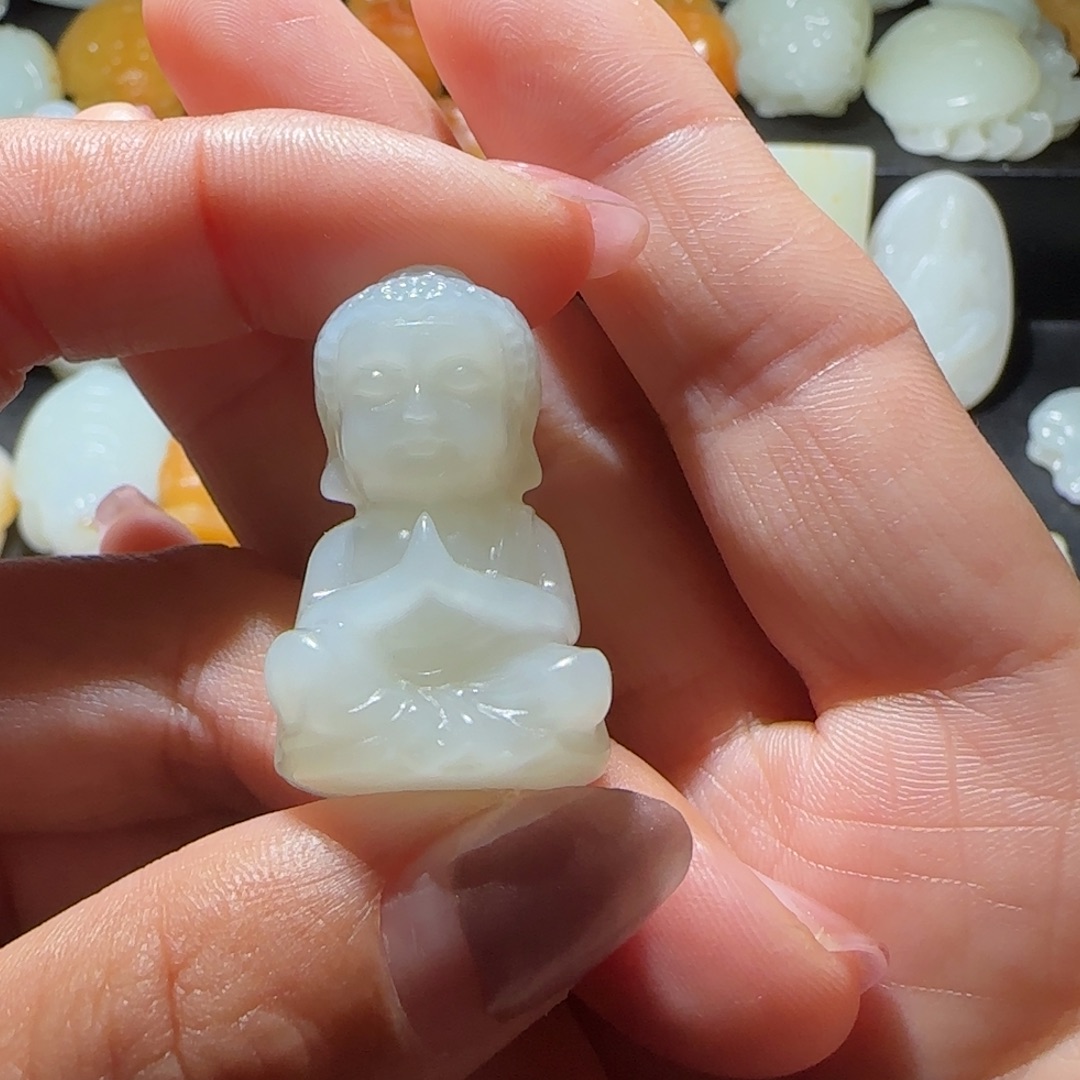 那****和田玉未镶嵌颈饰