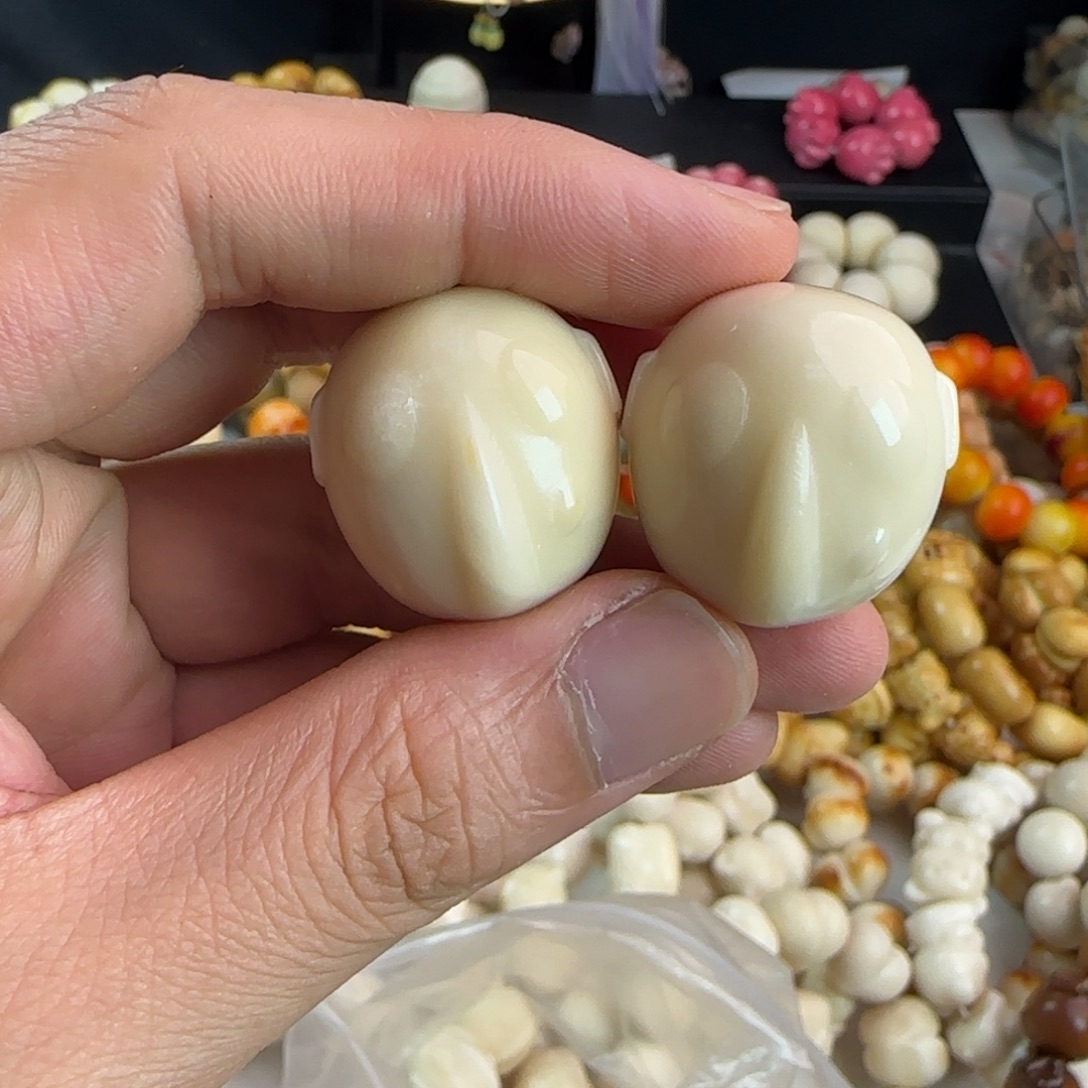 吊坠菩提根/象牙果微瑕疵奥特曼3颗