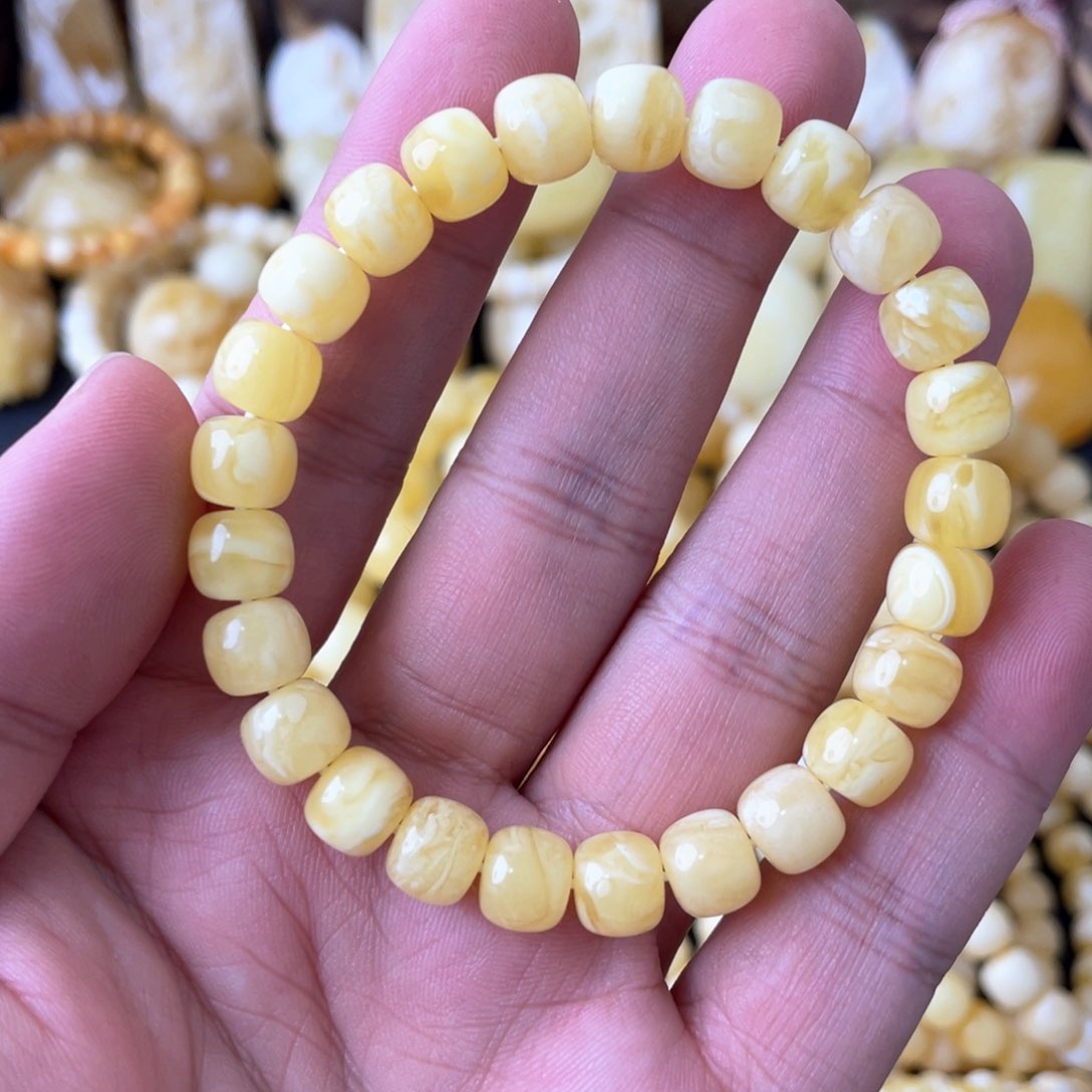 琥珀手串未镶嵌8+俄料妖白花精工老型手串