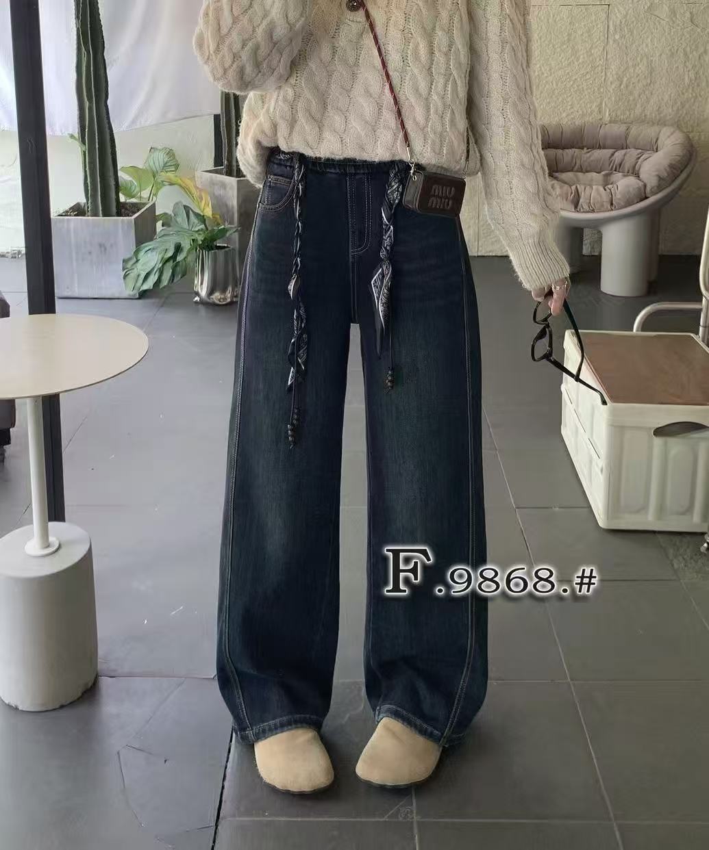 新款百搭显瘦直筒牛仔裤9868