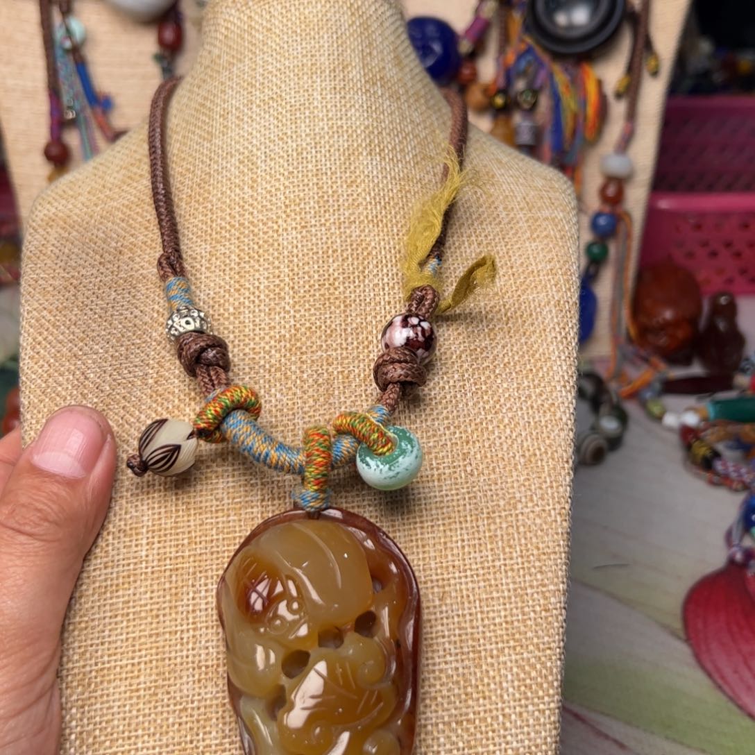 玛瑙/玉髓颈饰未镶嵌