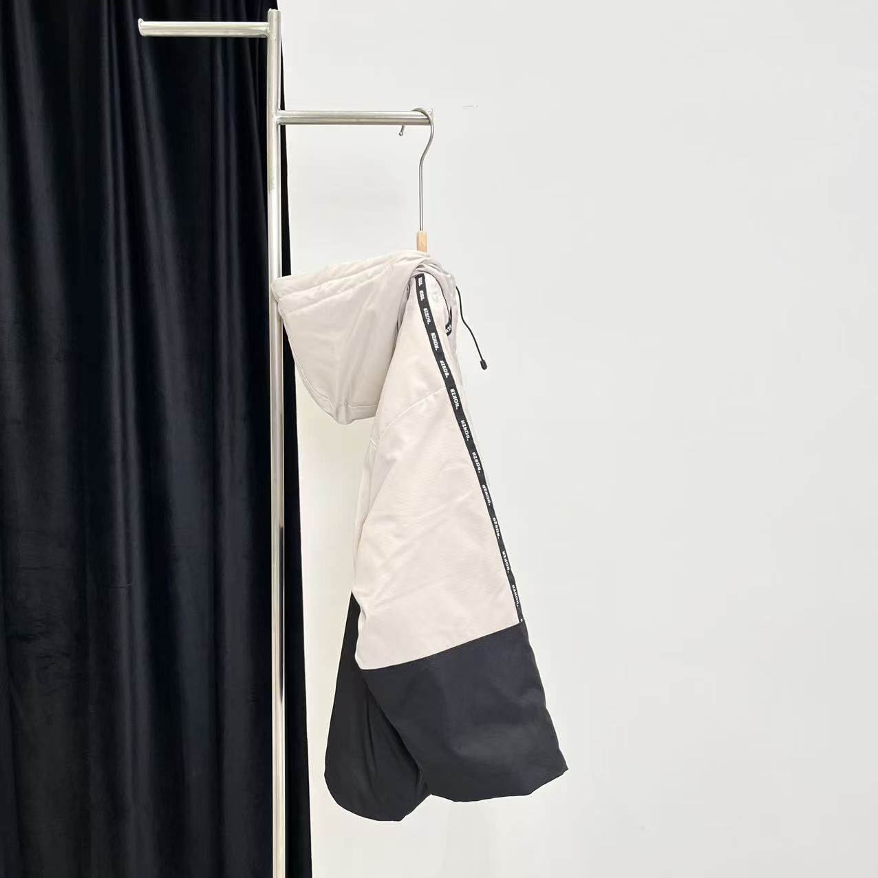 秋冬男童撞色冲锋衣米杏色  3513图系