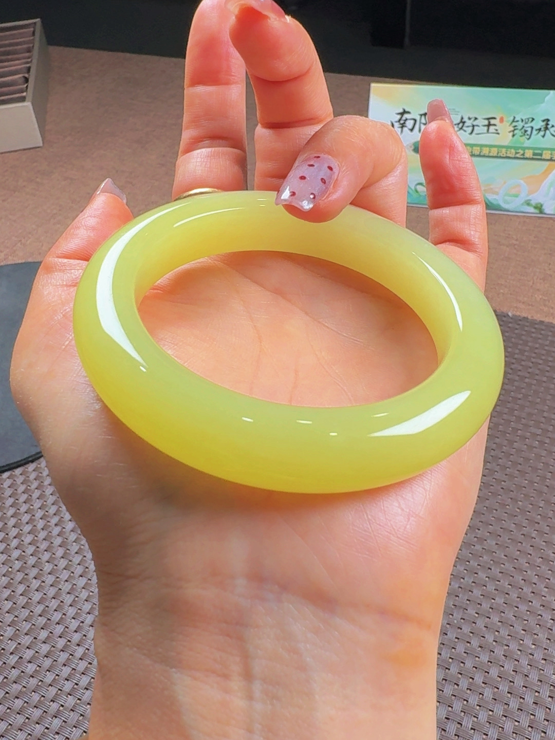 纯天然精品新疆和田玉老料若羌黄口