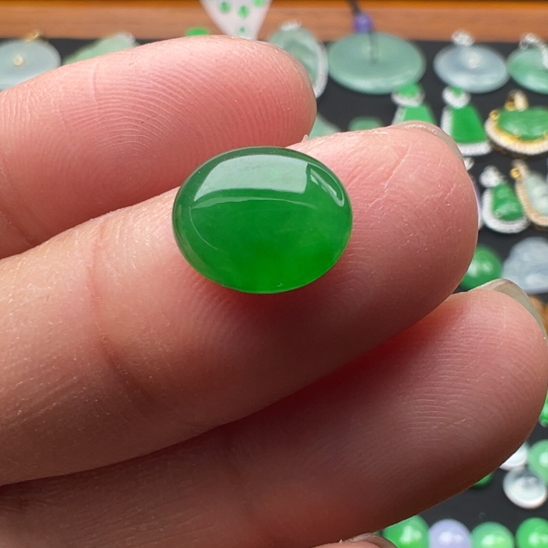 翡翠颈饰未镶嵌蛋10.3