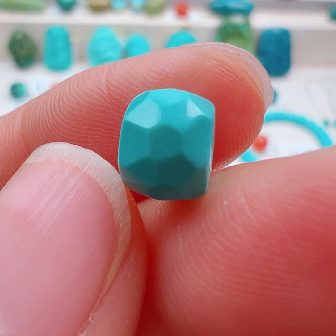 绿松石配饰未镶嵌