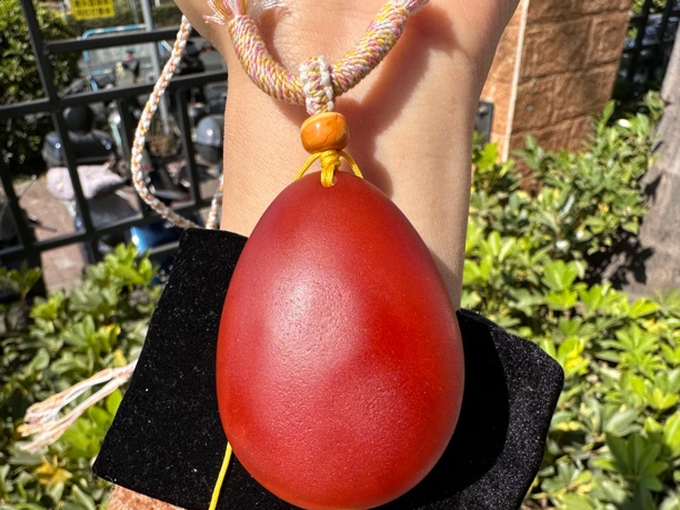 精美车厘子色吊坠水滴 支持复检尺寸40.8x55.6x18.1mm 克重：24.2g