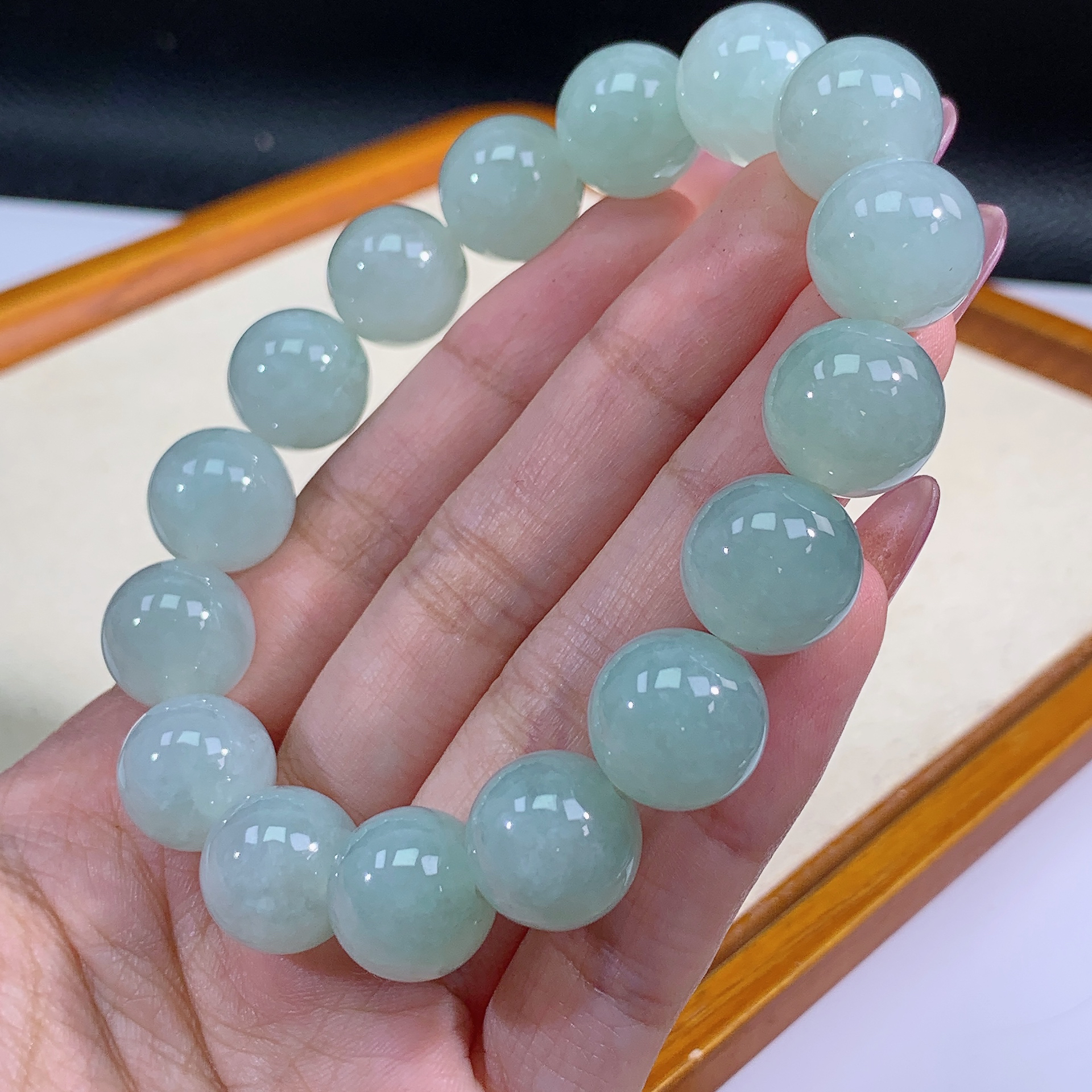 10.15-23缅甸天然翡翠A货浅绿手串卡13.4mm16颗粒