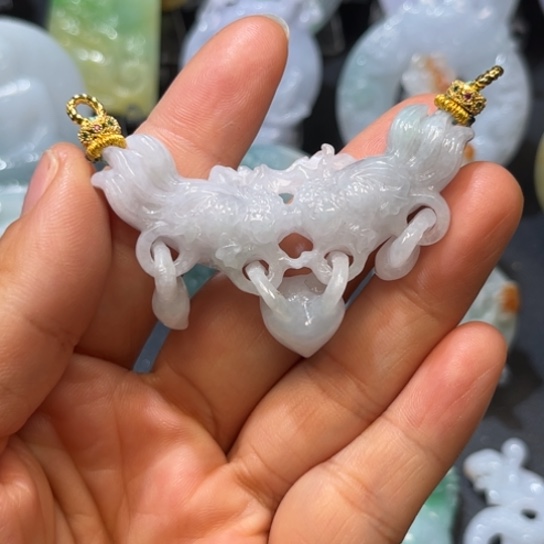 翡翠未镶嵌颈饰翡翠