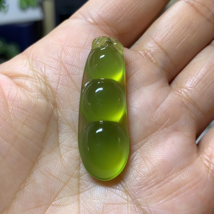 岫玉未镶嵌颈饰吊坠