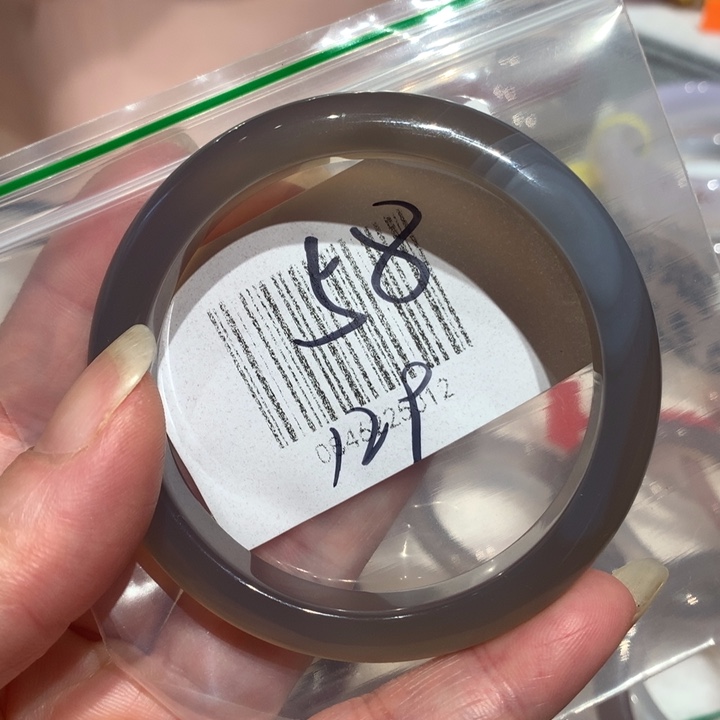 玛瑙/玉髓手镯未镶嵌58