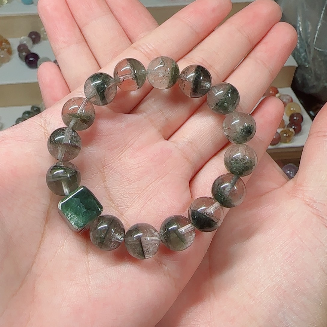 w***a水晶手串未镶嵌聚福绿幽灵11mm