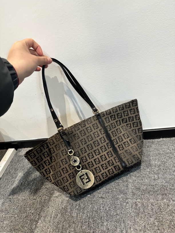 95新 FENDI/芬迪 手提包/芬迪/r107