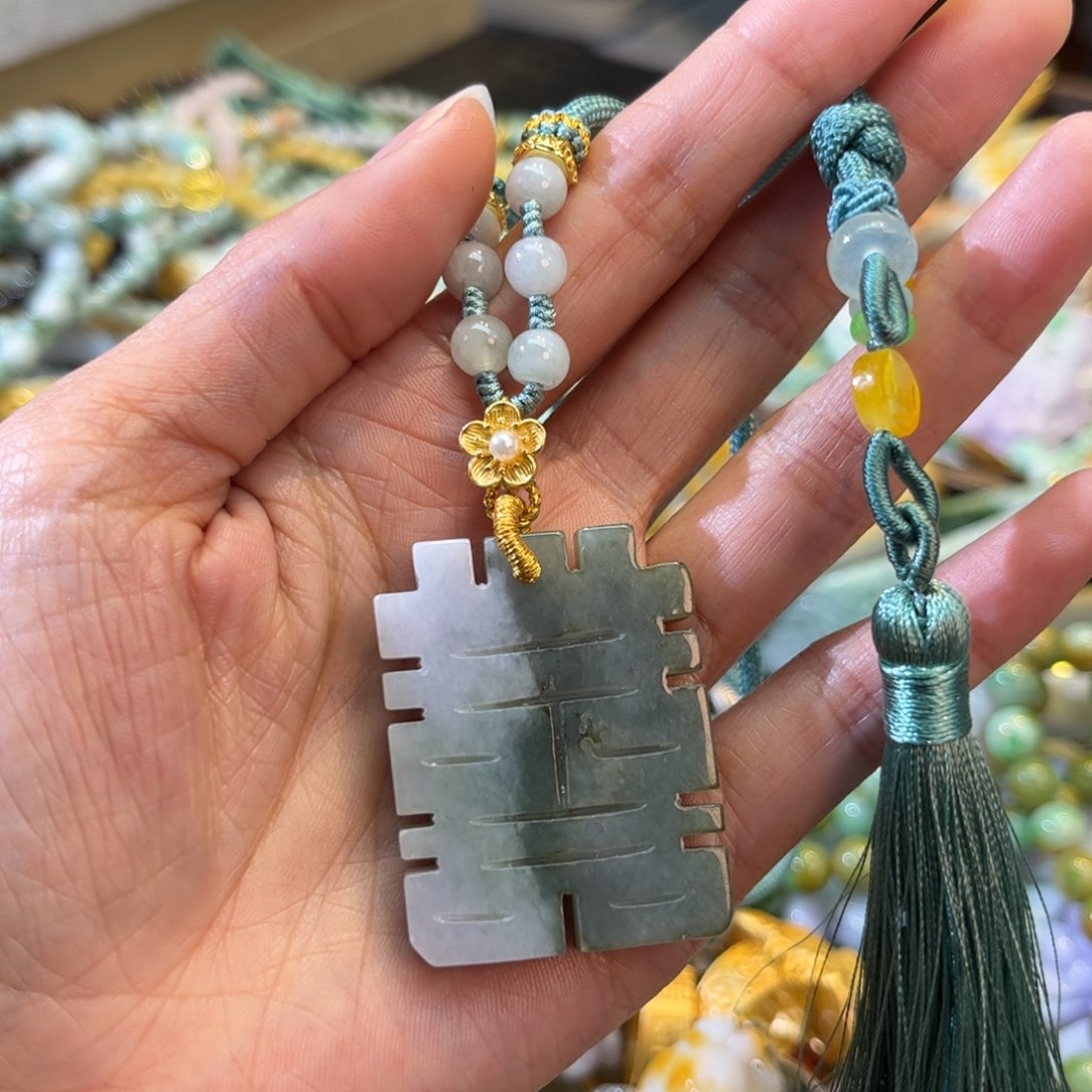 翡翠颈饰未镶嵌待编款