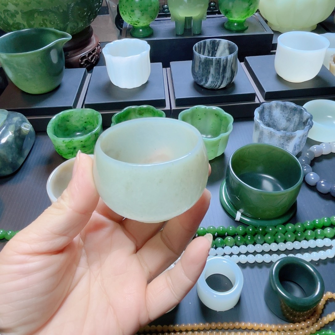 大***辉和田玉未镶嵌挂件