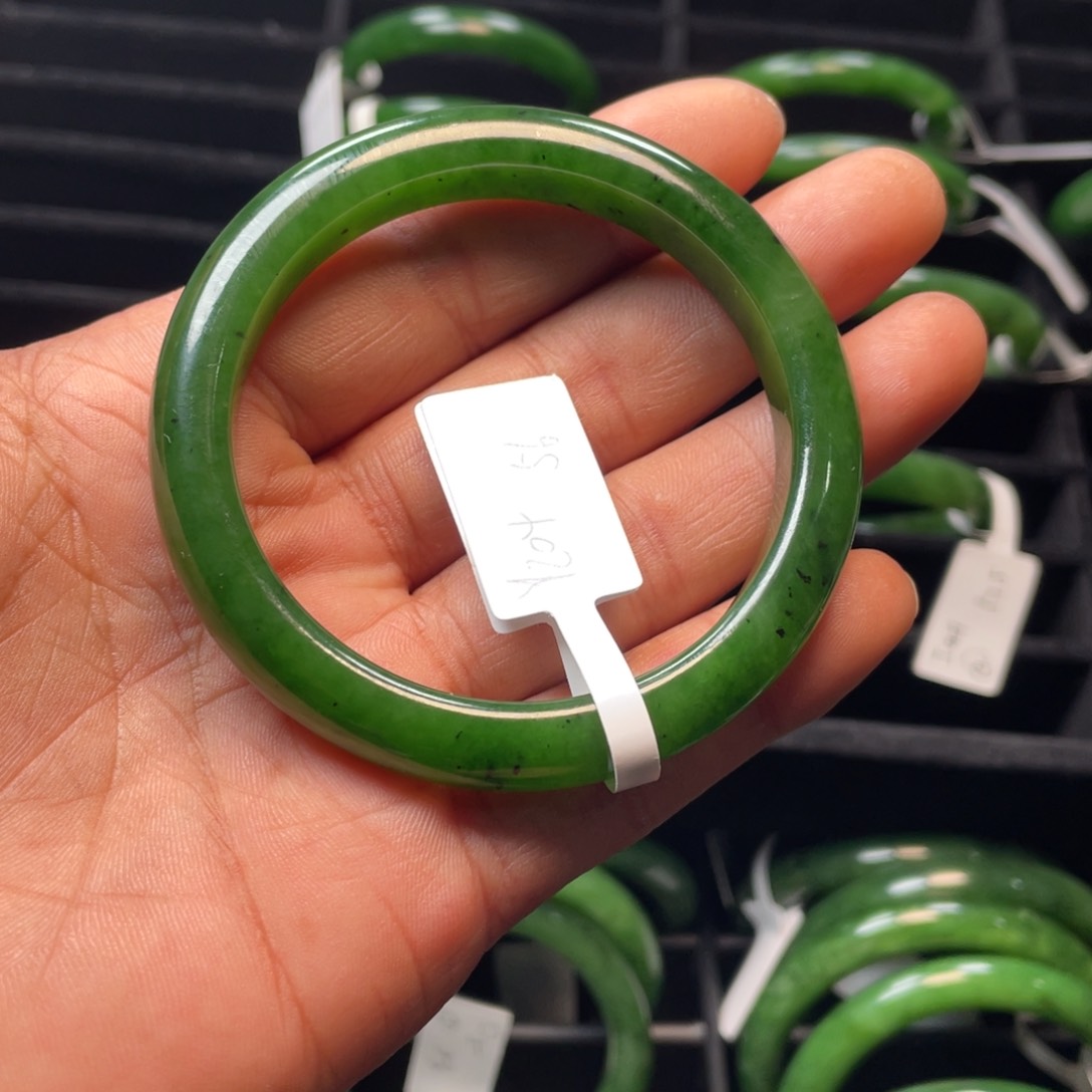 和田玉（碧玉）手镯未镶嵌