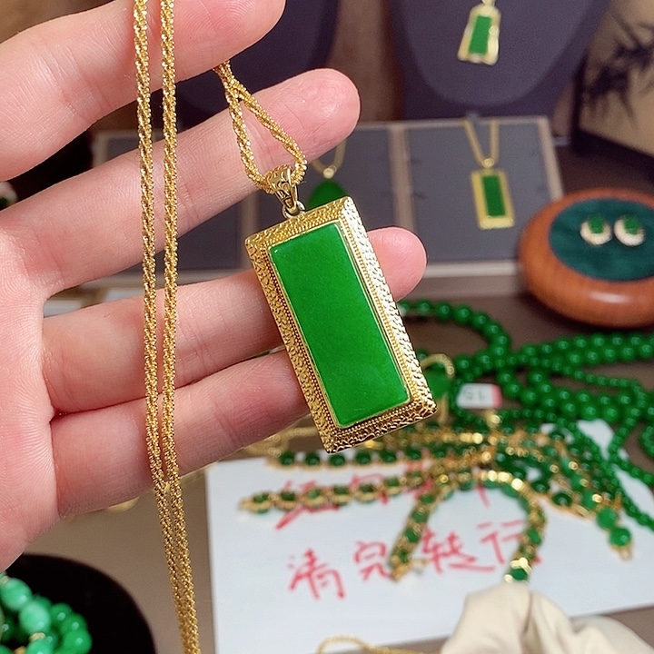 翡翠18K金镶嵌套链16