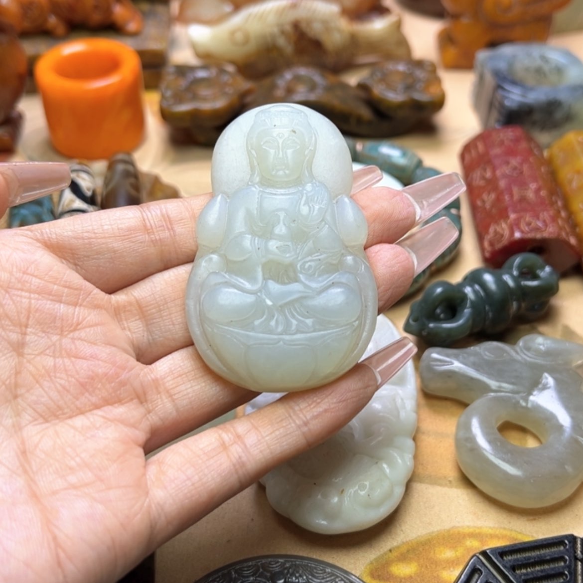 【闪购商品】蛇纹石玉颈饰未镶嵌