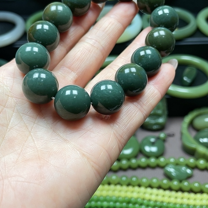 随***缘和田玉未镶嵌手链