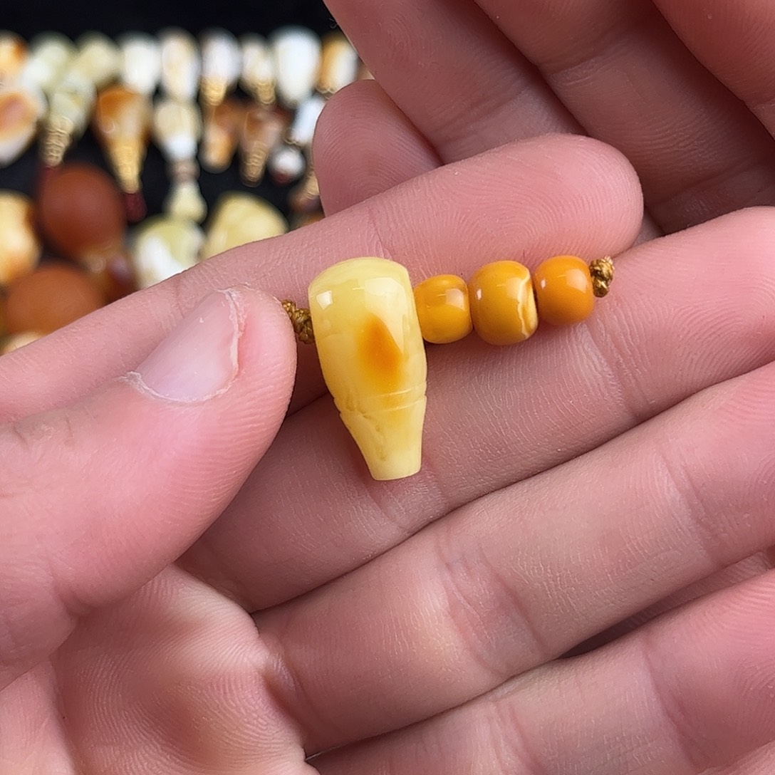 蜜蜡未镶嵌珠宝奇石