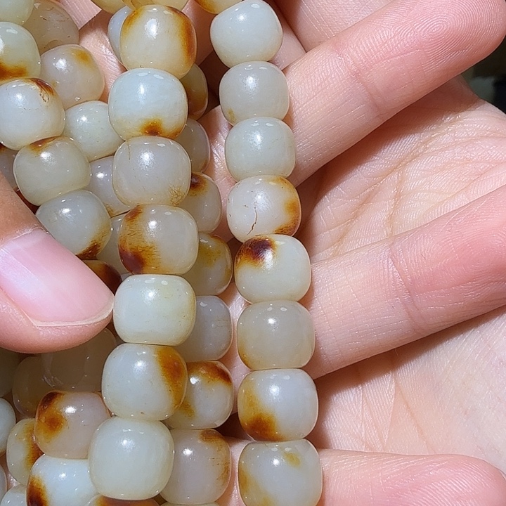 大***渊和田玉（糖玉）未镶嵌挂件