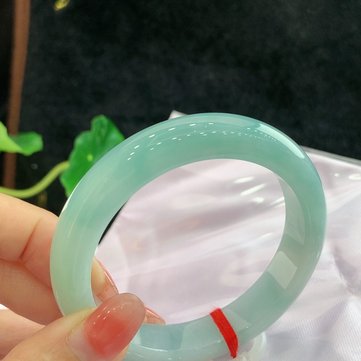 【闪购商品】翡翠手镯未镶嵌圈口56