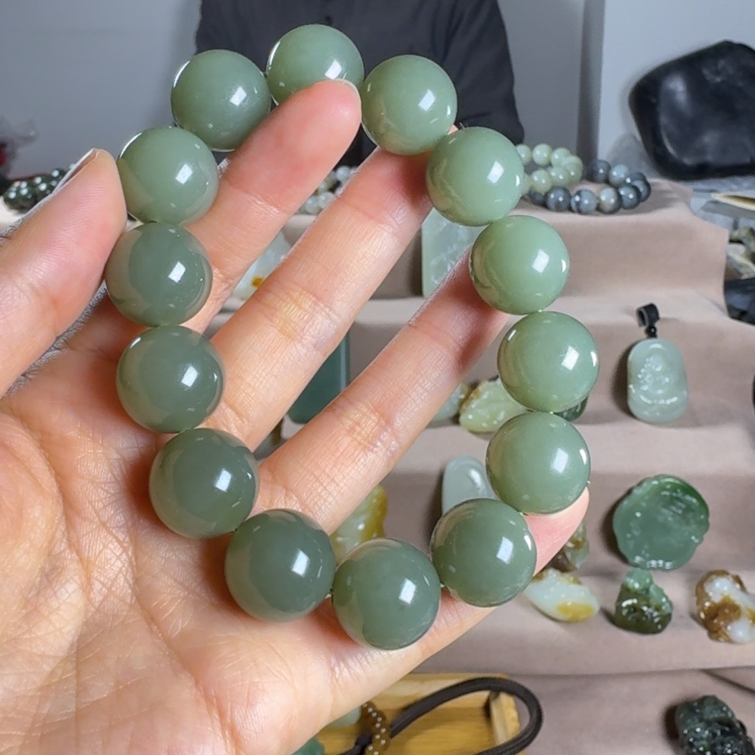 和田玉颈饰未镶嵌