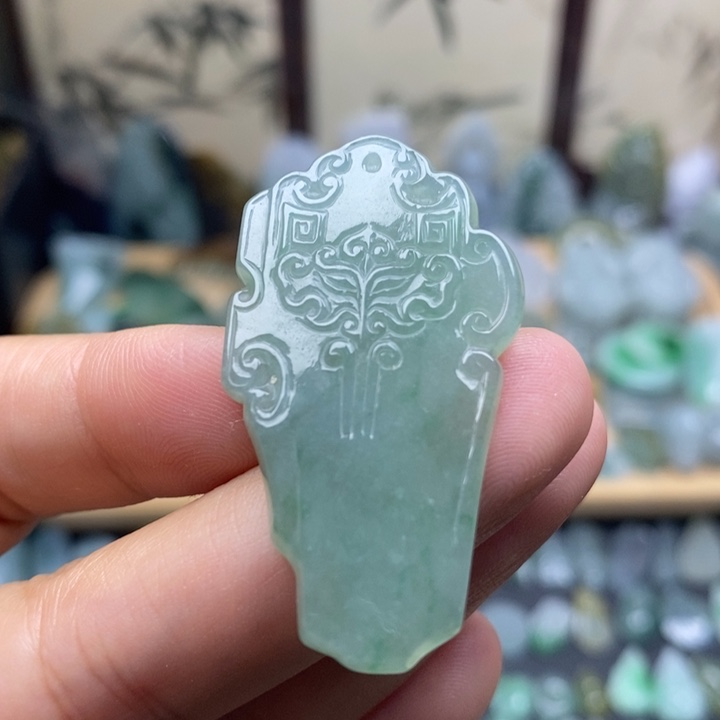 翡翠未镶嵌颈饰仿古牌