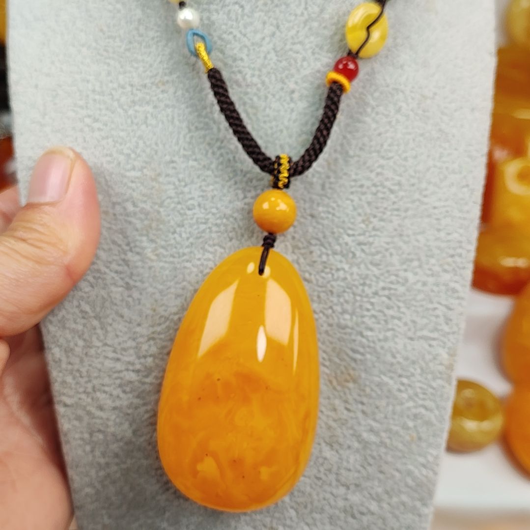 蜜蜡吊坠(赠链)未镶嵌