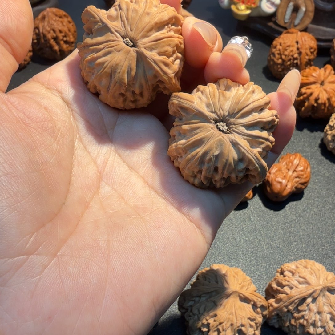 饼***干文玩核桃吊坠磨盘
