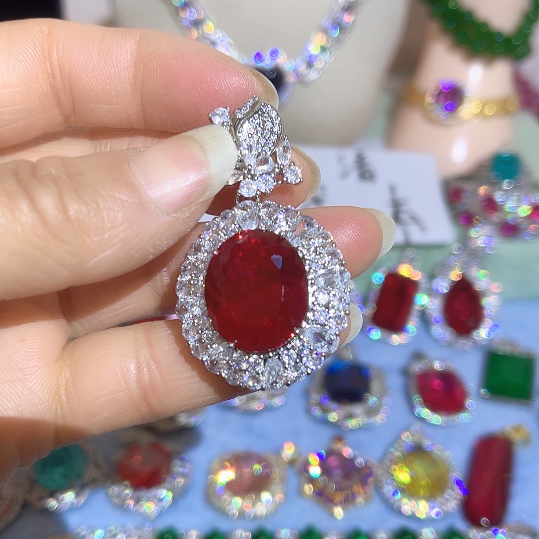 钨金璀璨夺目耀眼